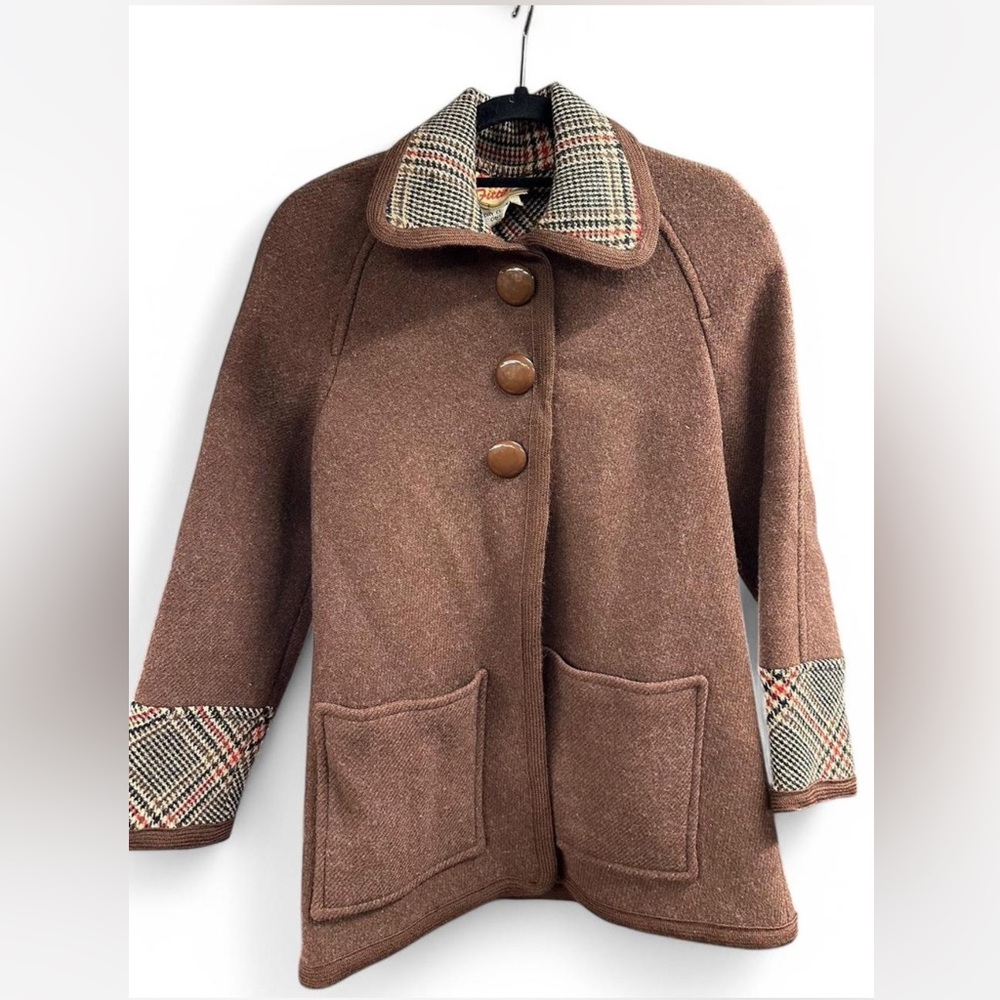 Brown 60s 70s wool electric vintage coat with plaid collar button up pockets